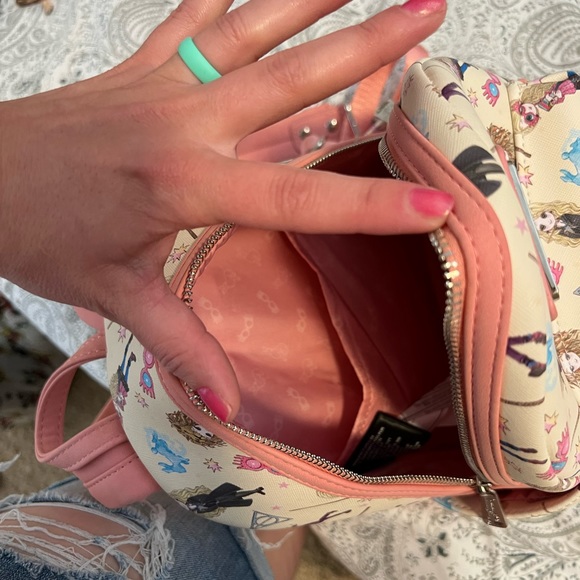 Loungefly Harry Potter , Luna backpack - Picture 4 of 5